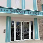 Neuf 4 Etoiles - Sunset Lodge, נרבון