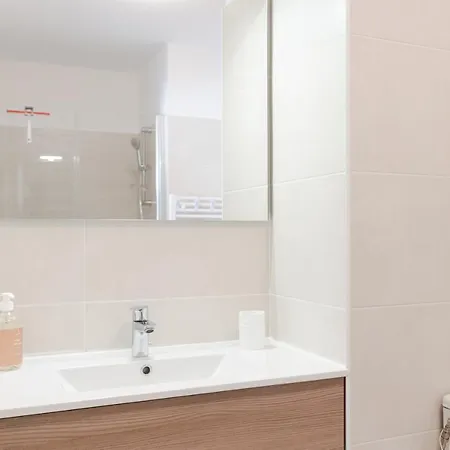 4 Etoiles - Sunset Lodge, - Linge Inclus * 나르본