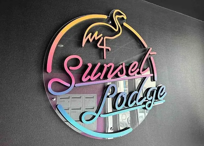 Neuf 4 Etoiles - Sunset Lodge, * ناربون